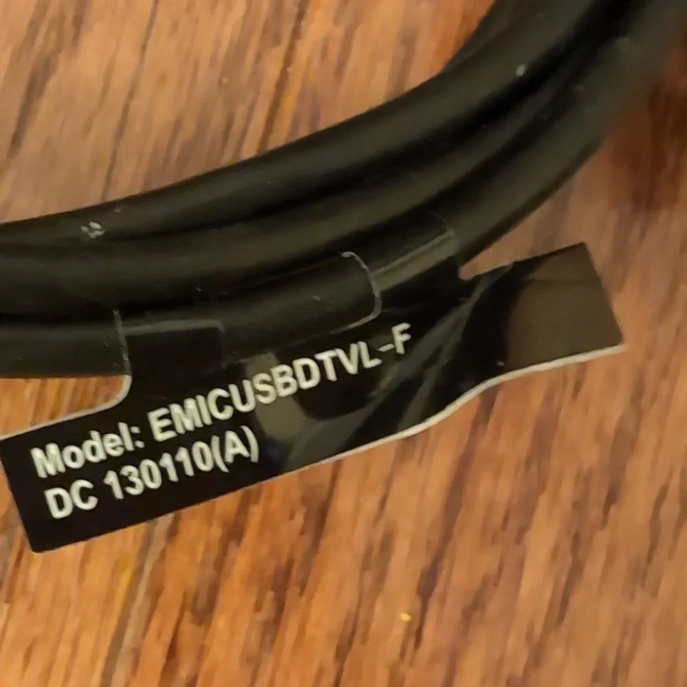 Verizon 6' Micro USB to USB Charge & Sync Cable with LED Black Model EMICUSBDTVL